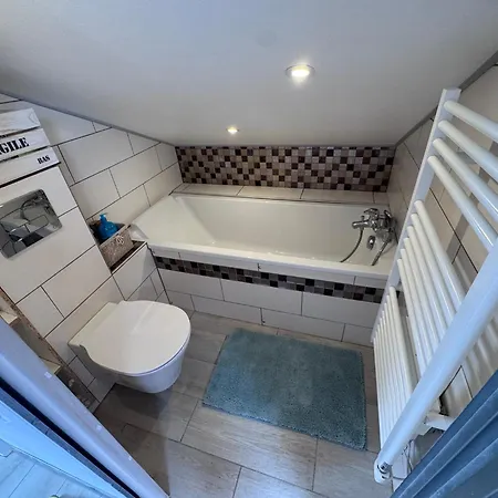 Maison De 4 à 5 Couchages Avec Piscine Et Jardinet *