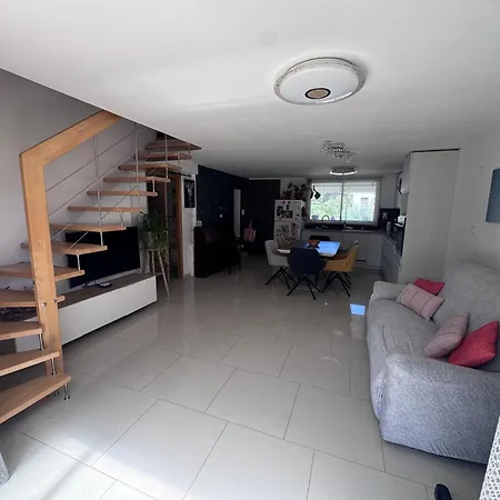 Maison De 4 A 5 Couchages Avec Piscine Et Jardinet Vakantiehuis